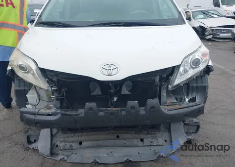 2012 Toyota Sienna Le V6 8 Passenger из США, поврежденный, VIN 5TDKK3DC1CS209063